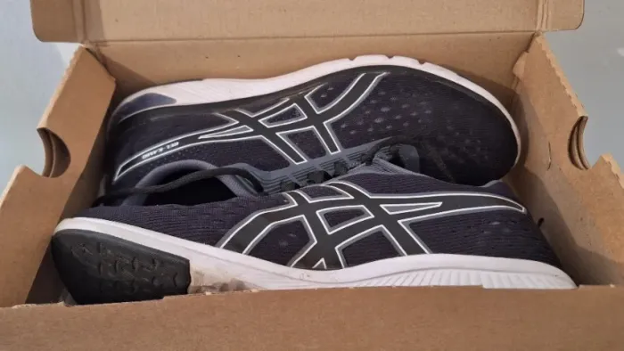 Tênis Asics Gel-Kamo, tamanho 42, em excelente estado