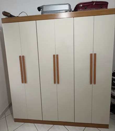 VENDO GUARDA-ROUPA SEMINOVO