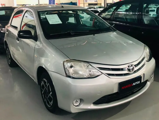 Toyota Etios X 1.3 Flex 16V 5P Mec. 2013