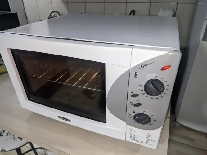 Forno Elétrico Fischer 44L funcionando tudo certinho.