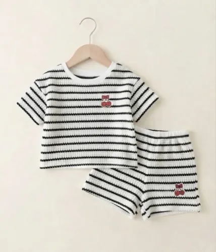 Conjunto infantil menina com aplicação de cereja veste 2a3 anos 