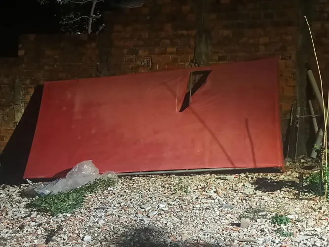 Toldo vermelho