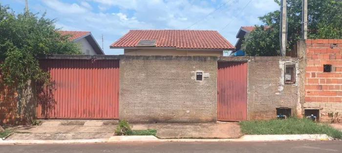 Vendo casa por 80mil para assumir a dívida