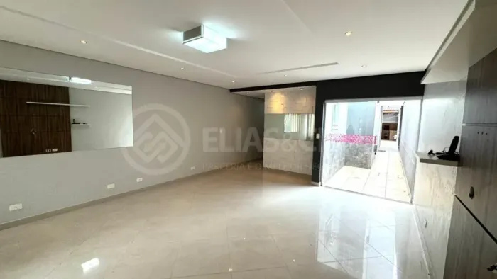 Sobrado à venda com 261 m², com 3 suítes | SBC, Nova Petrópolis