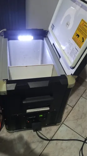 Geladeira para caminhão quadrivolt /tem tomada pra casa 