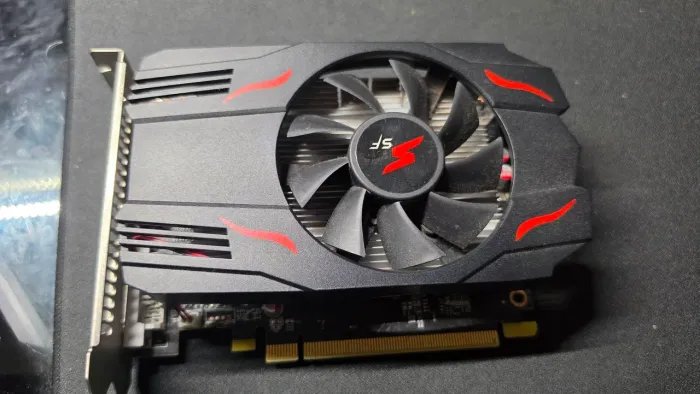 OPORTUNIDADE - Placa de Vídeo RX 550 4GB - Excelente Estado