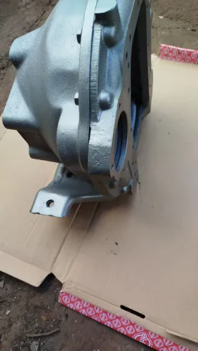 Capa seca da lateral motor e do câmbio com a travessa