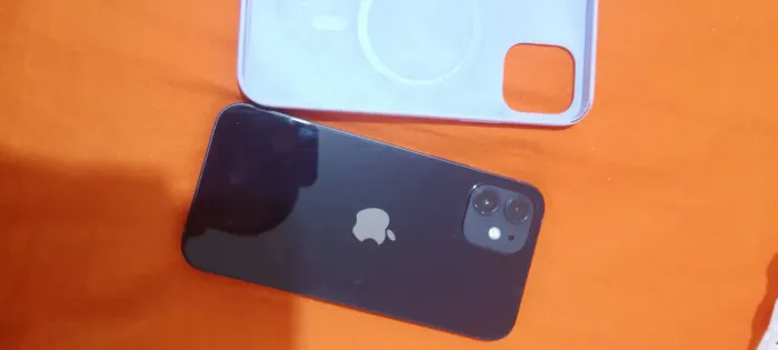 iPhone 12 na caixa, 99% de bateria perfeito estado