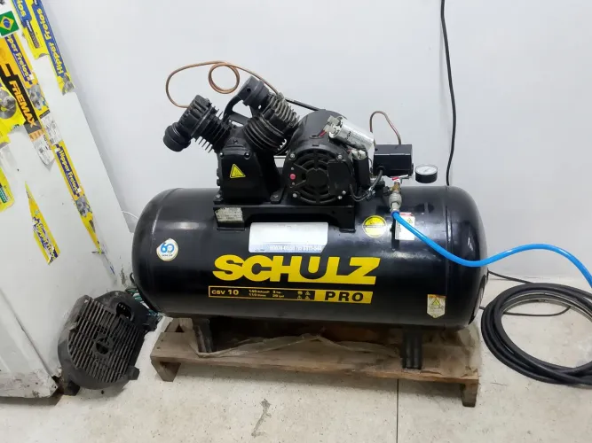 COMPRESSOR DE AR 10 PES 140 LITROS TOP DE LINHA EM PERFEITAS CONDIÇÕES SEM VAZAMENTO