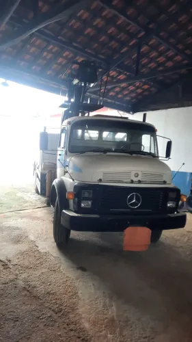 Vendo mercedes mulck florestal 230.000,00