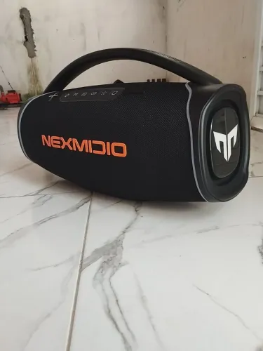 Caixa de som nexmidio 300W. ?Ipx6