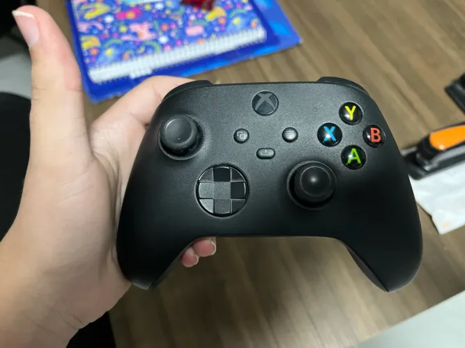 Controle Xbox Series X|S Original Microsoft Carbon Black com Caixa