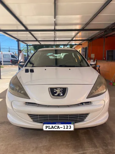 Peugeot 207 Sedan Passion XR 1.4 Flex 8V 4P 2012