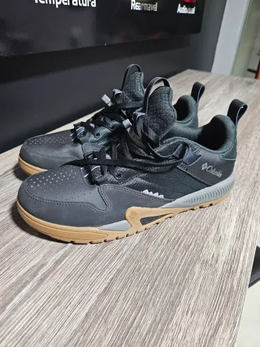 Tênis masculino columbia 43/44 nunca usado