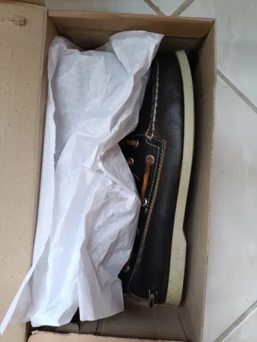 MOCASSIM DE COURO LEGÍTIMO MARCA SPERRY - ORIGINAL.