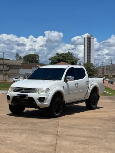 Mitsubishi L200 Triton HPE 3.2 CD TB Int.diesel AUT 2015