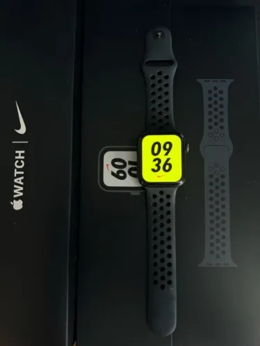 Apple Watch SE - Nike 
