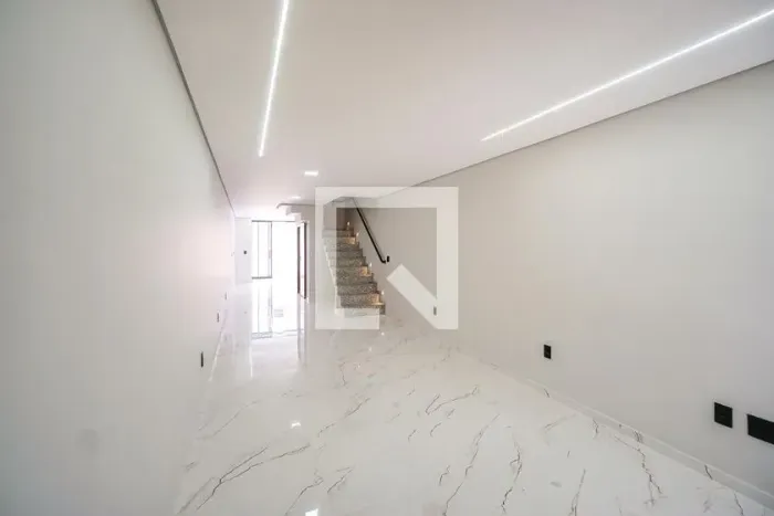 Casa à Venda - Vila Carrão, 4 Quartos, 127 m2