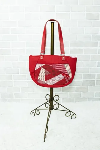 Bolsa Vermelha em Tecido com Detalhe Patchwork - Seminova