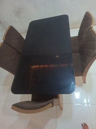 Mesa com 6 cadeiras
