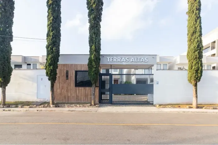 Imóvel para venda tem 232 metros quadrados com 4 quartos em Jardim Pioneiro - Cotia - SP