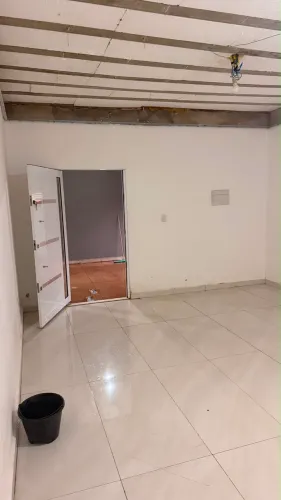 Alugo casa com piscina