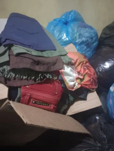 roupas diversas por 2,00 para revenda ( fechamos a loja ) oportunidade única
