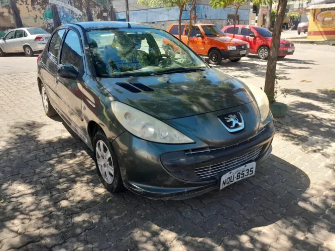 Peugeot 207 XR 1.4 Flex 8V 5P 2011