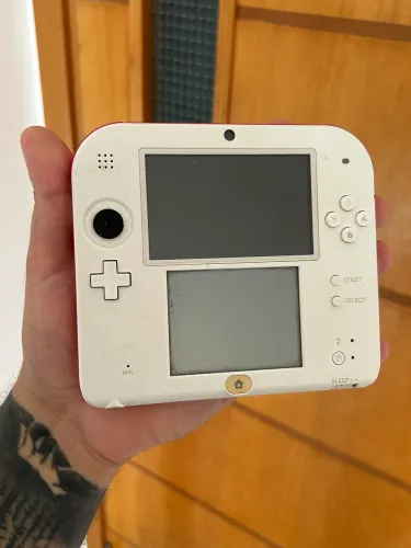 Nintendo 2DS White/Red