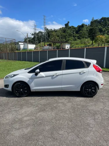 Ford Fiesta 1.5 16V Flex Mec. 5P 2015