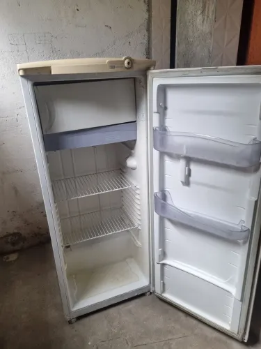 Geladeira consul degelo seco