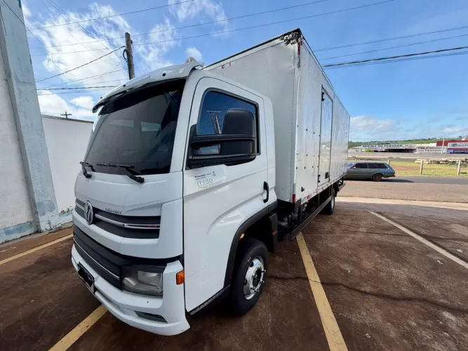 VW 11180 Delivery Prime 19/20 segundo dono