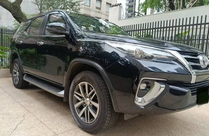 Toyota Hilux SW4 SRX 4X4 2.8 TDI 16V Dies. Aut. 2019