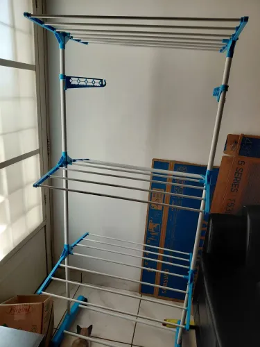 Vende-se varal de roupa