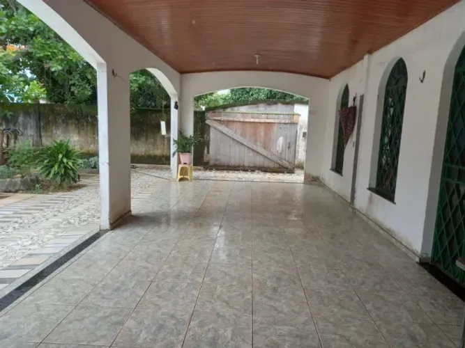 PRÉDIO COMERCIAL + CASA DE MORADA no Bairro Caranã - Excelente imóvel no Bairro Caranã.