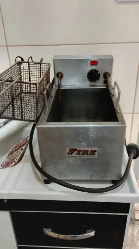Fritadeira elétrica + Estufa R$ 450,00