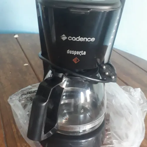 VENDO, CAFETEIRA ELÉTRICA CANDENÇE.  