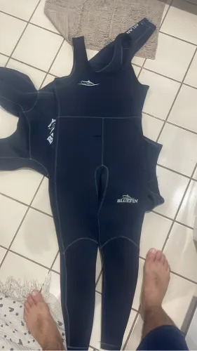 Roupa mergulho
