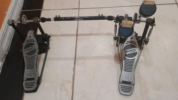 Pedal duplo Mapex P700tw com case