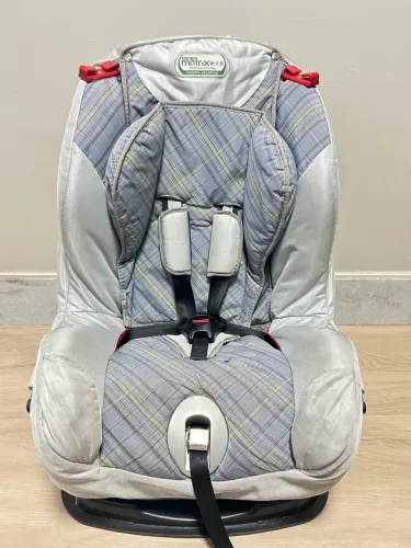 Cadeirinha de bebê para carro