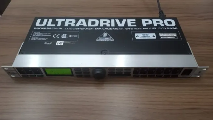 Processador Behringer Ultradrive Pro DCX2496 ? Gerenciador de Sistema de Áudio