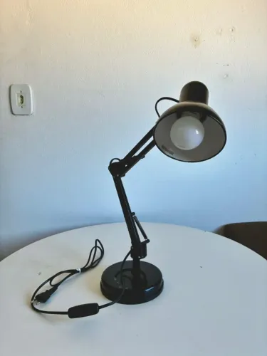 Luminária de Mesa Preta