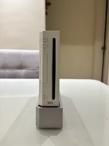 Nintendo Wii Branco Completo + 2 Controles + Jogo + Acessórios Originais