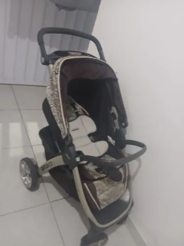 Carrinho e bebê conforto Chicco
