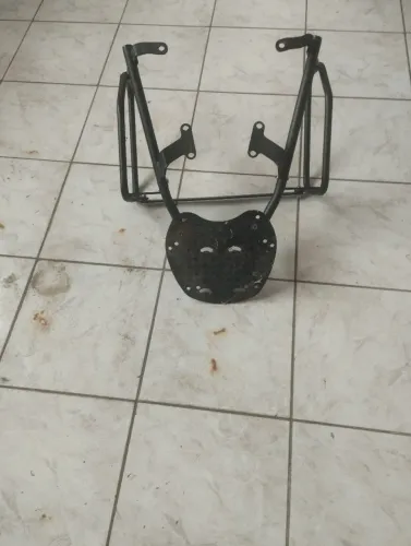 Cavalete e suporte para baú 