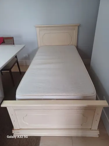 CAMA SOLTEIRO  E COLCHÃO HERVAL