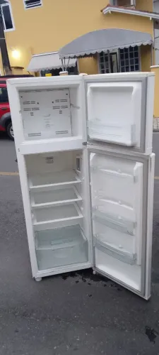 ? Vendo Geladeira Consul fros free funcionando perfeitamente com garantia ?