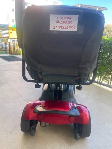 Scooter elétrica Ottobock para pessoa com mobilidade reduzida 