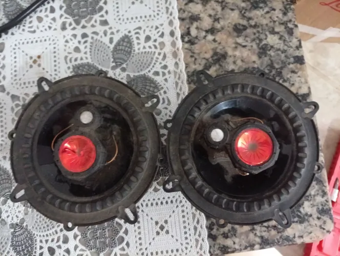 50 Watts RMS Impedância 4 Ohms