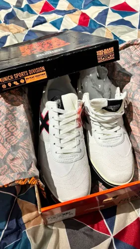 chuteira futsal munich g3 vermelha preta 43 nova